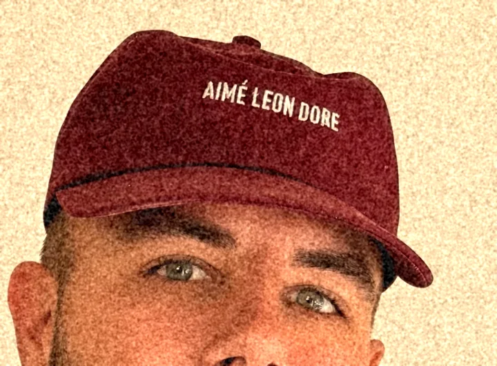 Cap detail