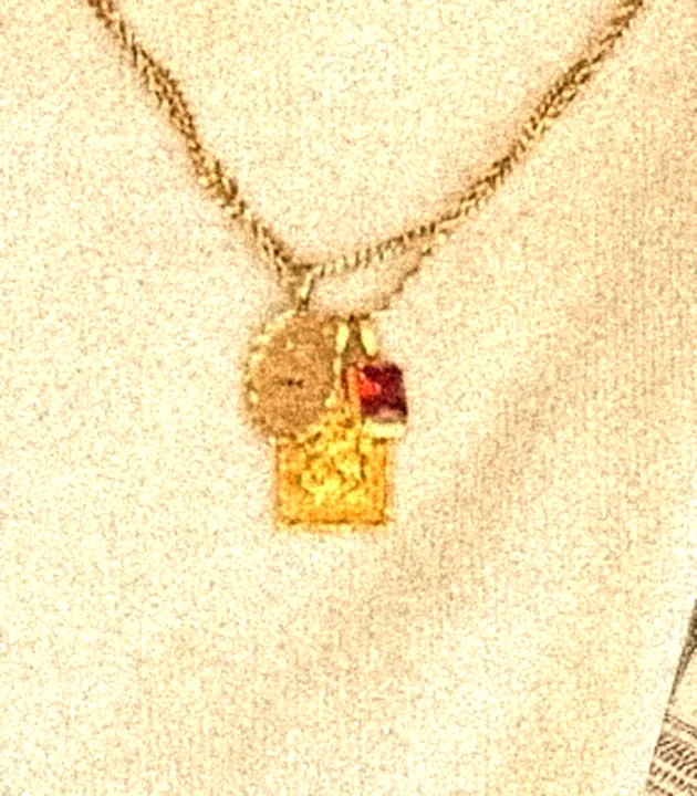 Chain and pendant detail
